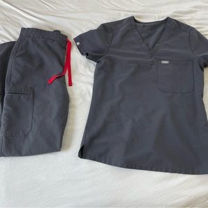 FIGS Charcoal scrub set